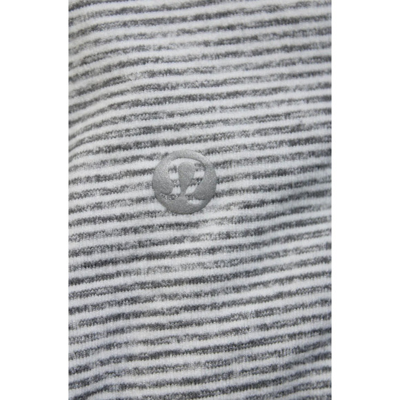 Lululemon Mock Neck Pleat Back Long Sleeve Tee White Grey 6 NWOT - Picture 13 of 14